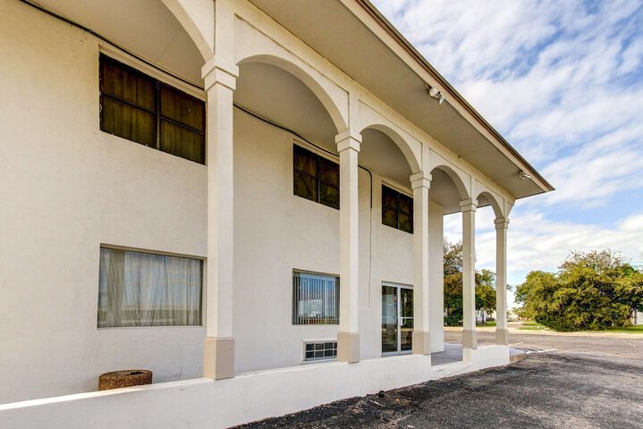 Motel 6 Waco TX - Lacy Lakeview