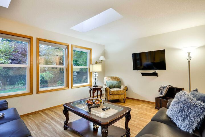 Milwaukie Home w / Covered Porch: Dogs Welcome!