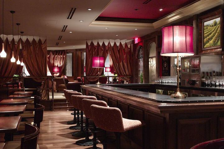 Lounge 63 of 89