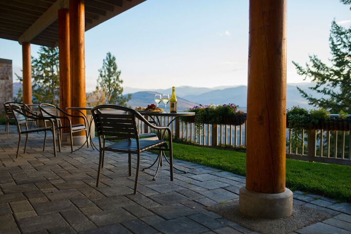 Sun Mountain Lodge