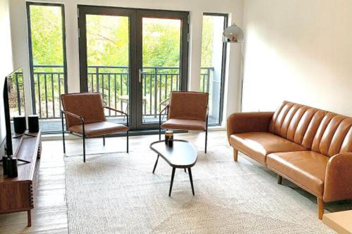 Luxury Furnished Apartment in Heart of Quincy