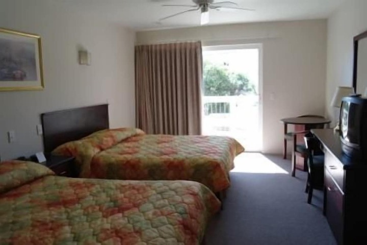 Room 10 of 25