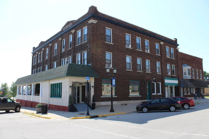 THE KEWAUNEE INN