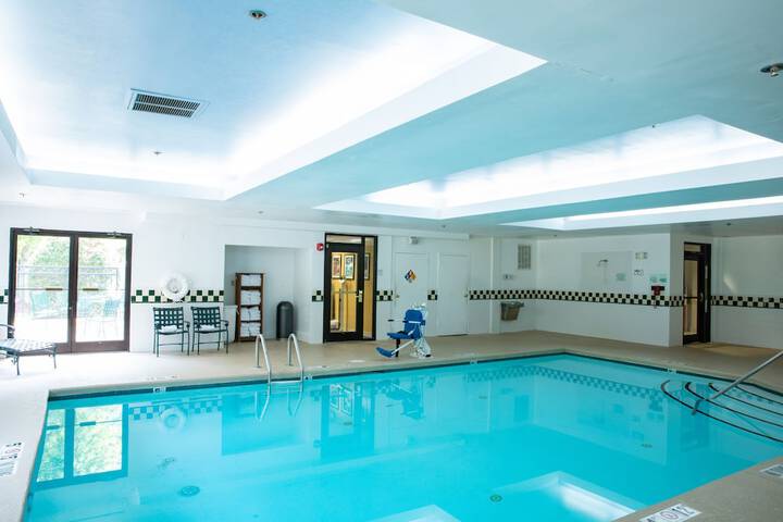 Pool 11 of 41