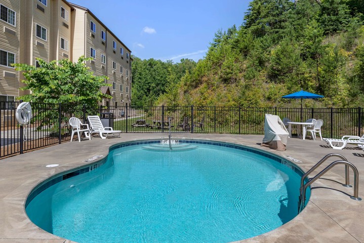 Pool 4 of 30