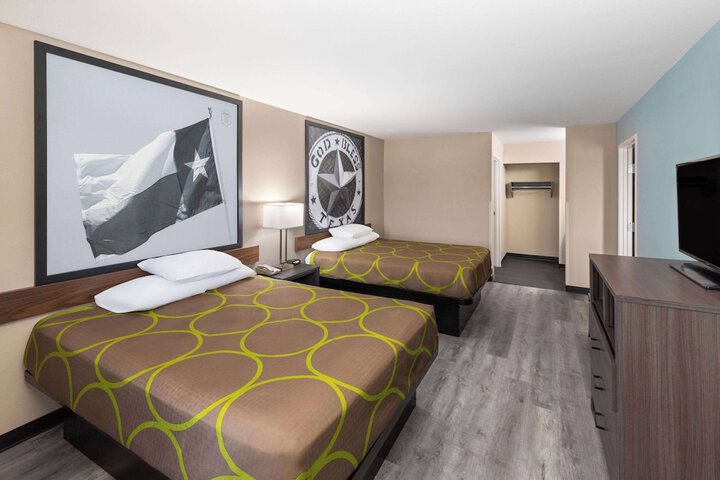 Super 8 by Wyndham Lubbock West