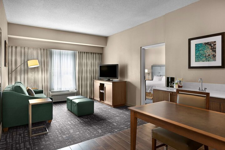 Room 13 of 36