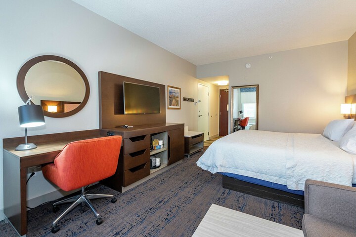 Room 13 of 36