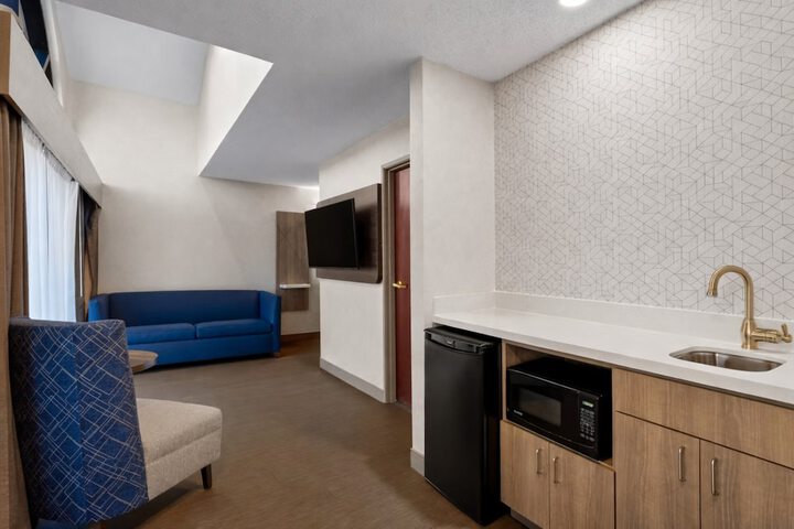 Holiday Inn Express Grove City by IHG