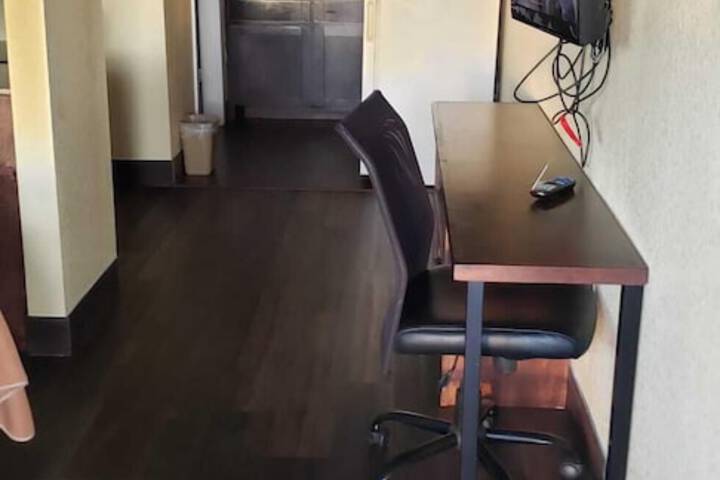 Room 10 of 21