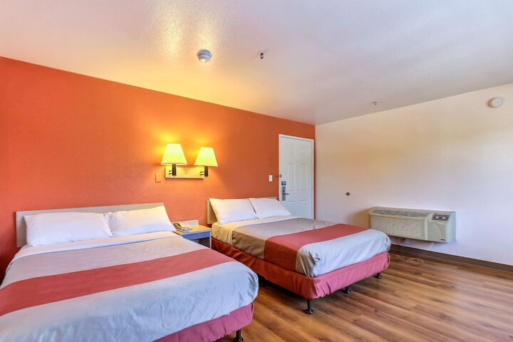 Motel 6 Pinole CA