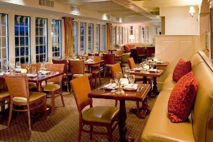 Dining 44 of 70