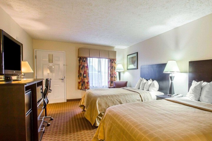 Room 8 of 24