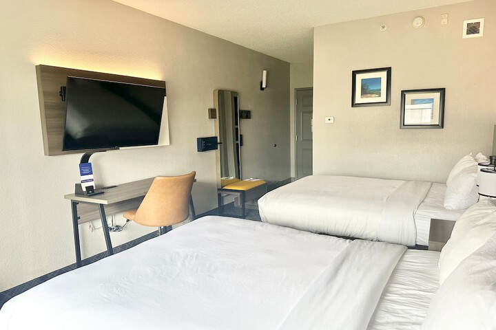Room 20 of 33