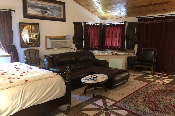 Echo Canyon Spa Resort (Adults Only)