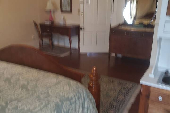 Room 53 of 63