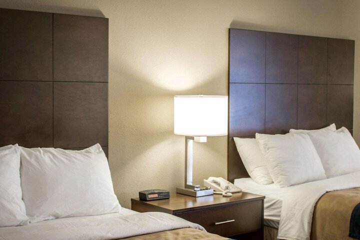 Room 12 of 27
