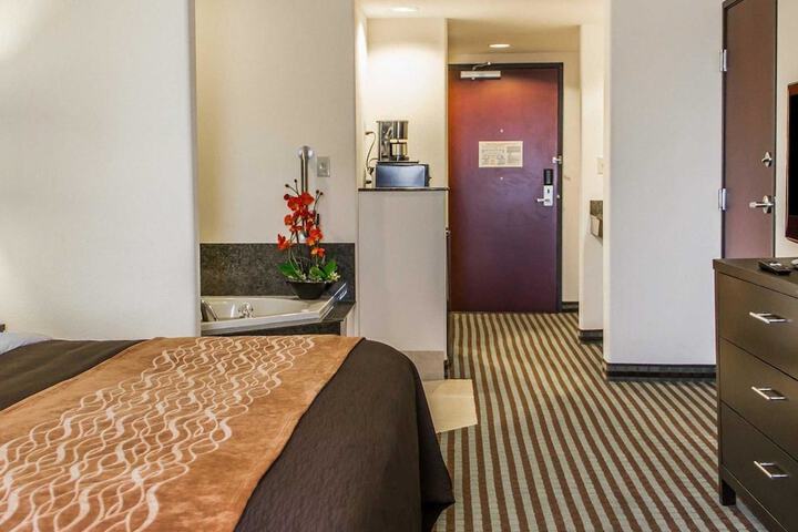 Comfort Inn & Suites Perry I-35