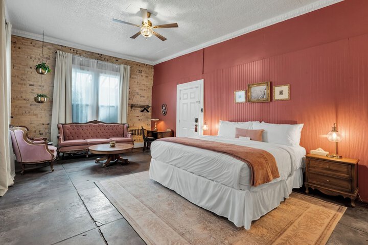 The Historic Grand Canyon Hotel