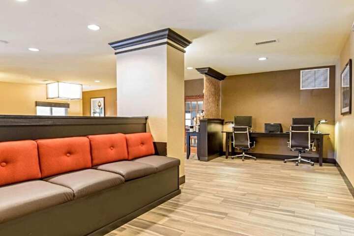 Business Center 19 of 19