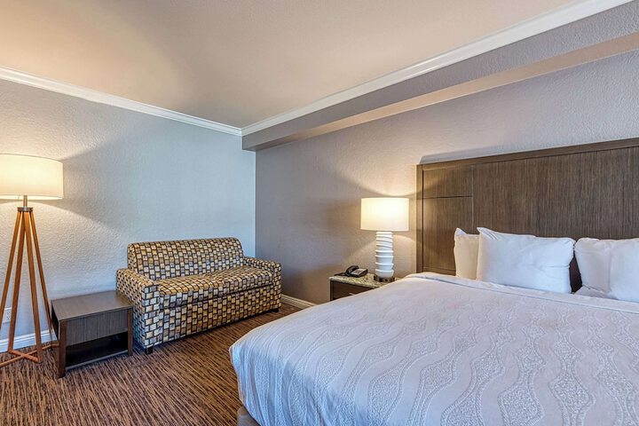 Room 46 of 150