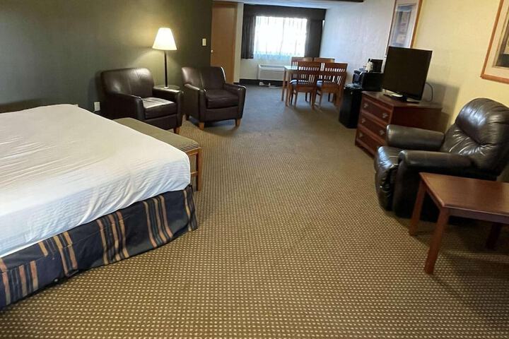 Crossroads Hotel and Event Center