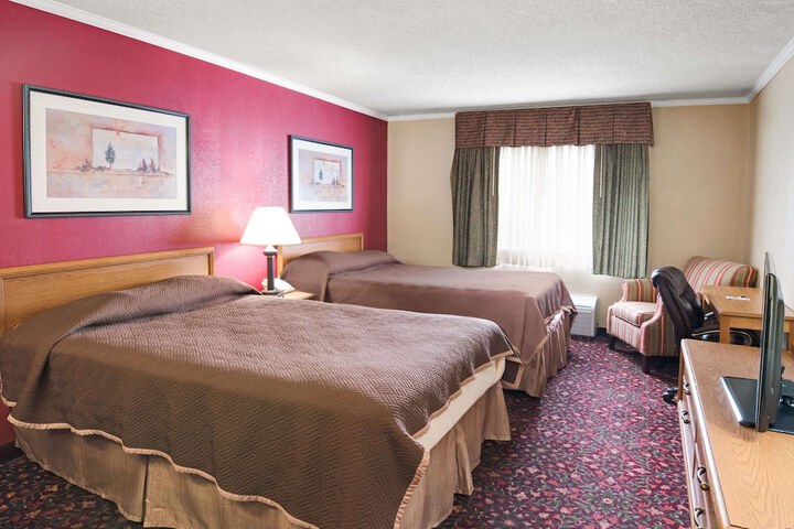 Room 8 of 36