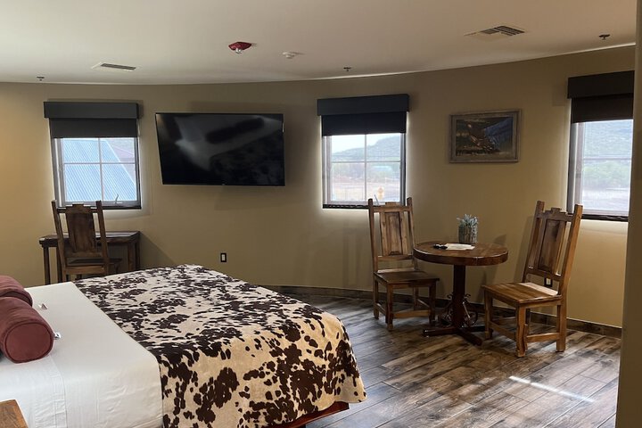 Room 33 of 59