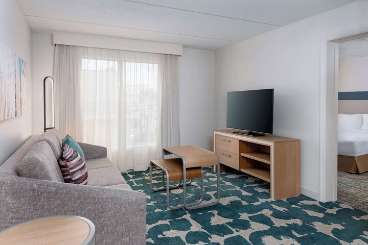 Room 32 of 43
