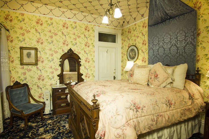 Room 79 of 118