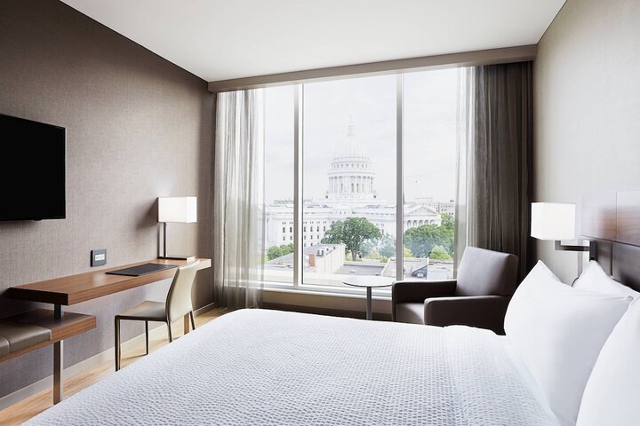 AC Hotel by Marriott Madison Downtown