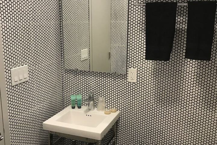 Room 43 of 99