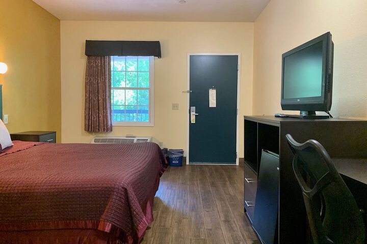 Room 30 of 41
