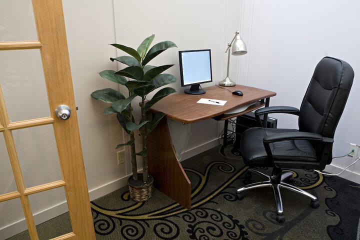 Business Center 17 of 17