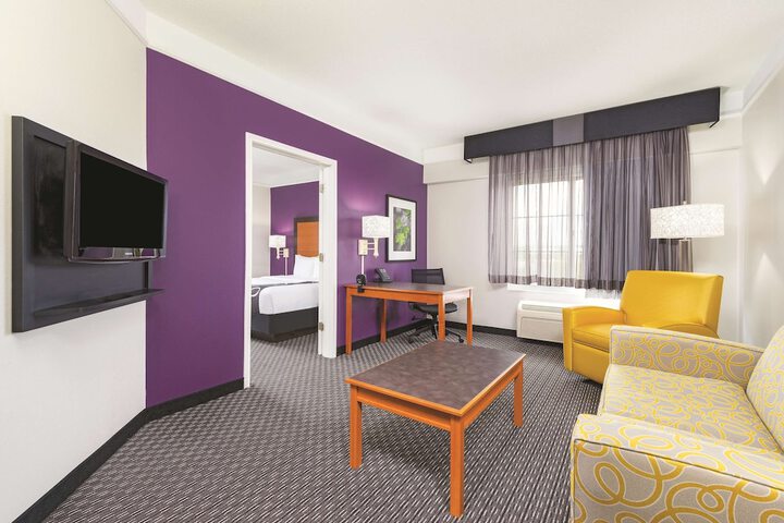 Room 27 of 51