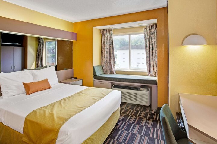 Room 5 of 20