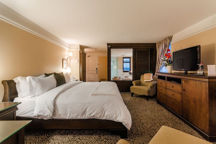 Room 35 of 53