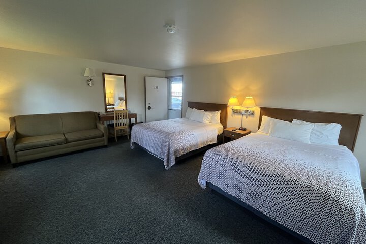 Room 13 of 38