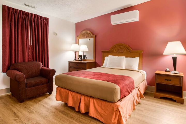 Room 10 of 33