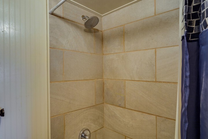 Lamesa Vacation Rental w / Covered Patio & Fire Pit