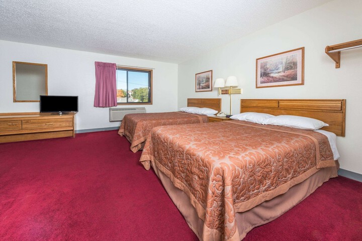 Super 8 by Wyndham Front Royal Near Shenandoah National Park