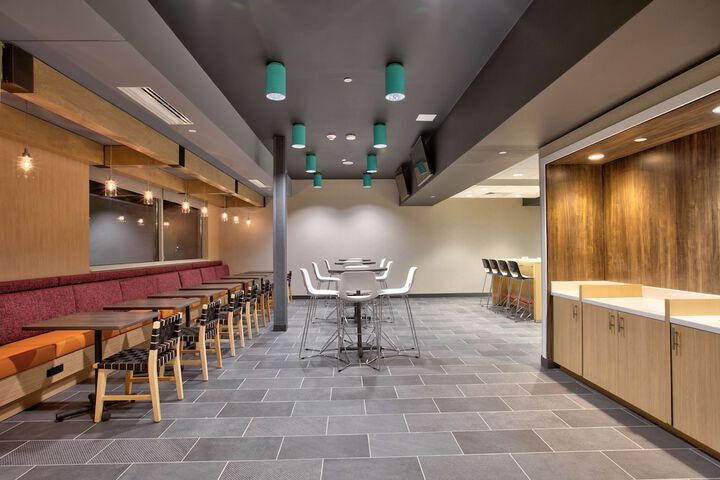 Breakfast/Coffee Service 29 of 33