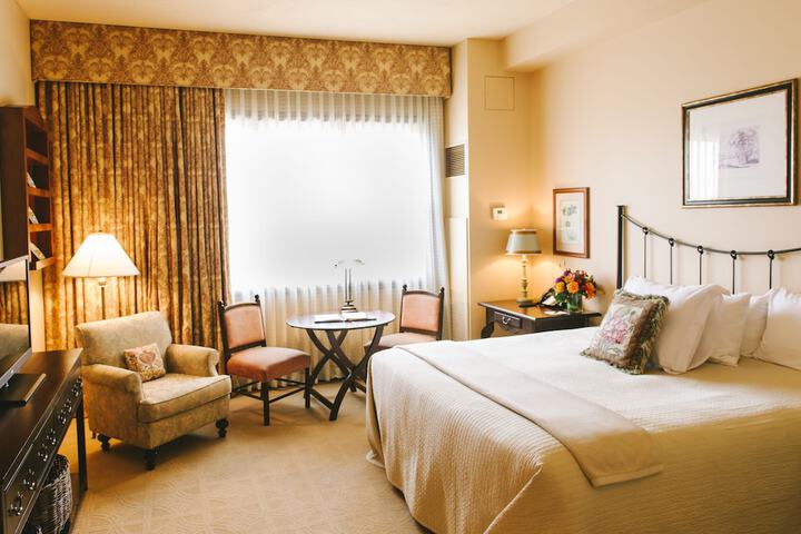 Room 35 of 103