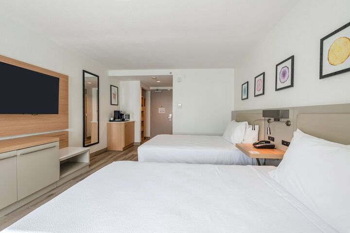 Room 22 of 64