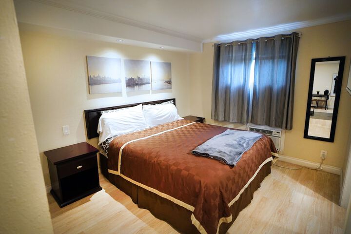 Room 103 of 115
