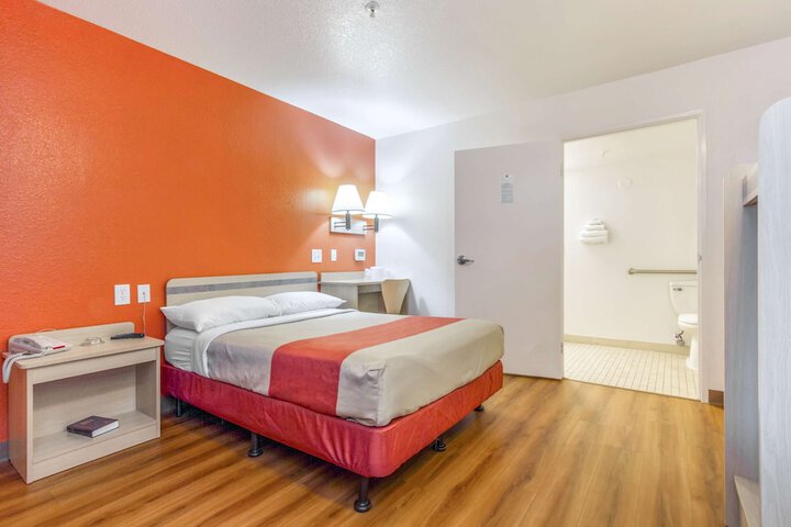 Room 12 of 29