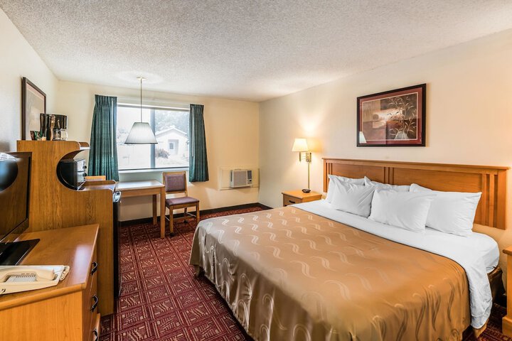 Room 21 of 34