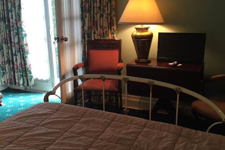 Room 19 of 49