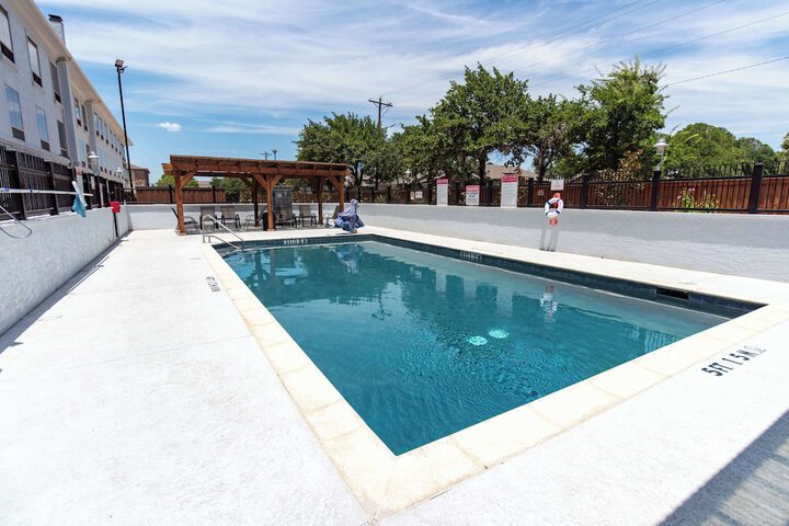 Pool 11 of 65
