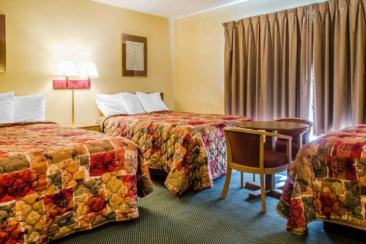 Room 25 of 34